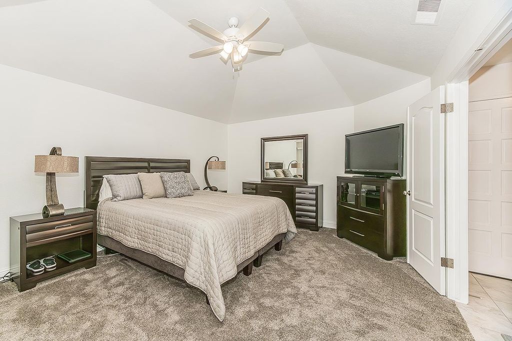 Image 16 of property listing at 315 E Nees #153, Fresno, CA 93720