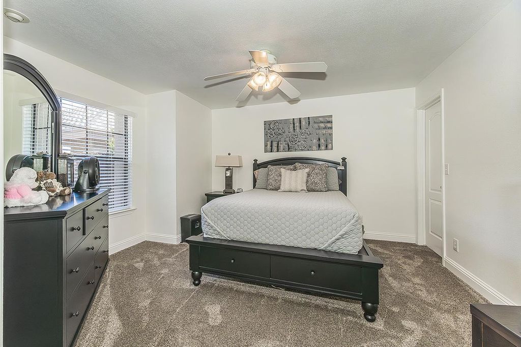 Image 20 of property listing at 315 E Nees #153, Fresno, CA 93720