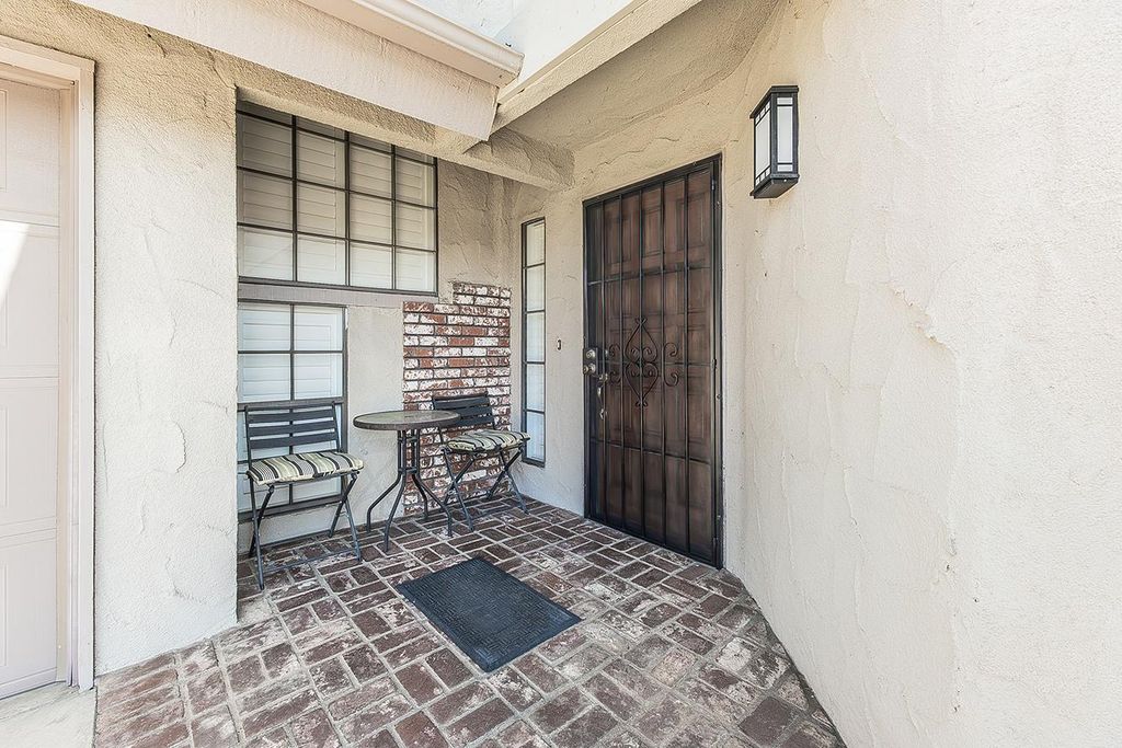 Image 3 of property listing at 315 E Nees #153, Fresno, CA 93720