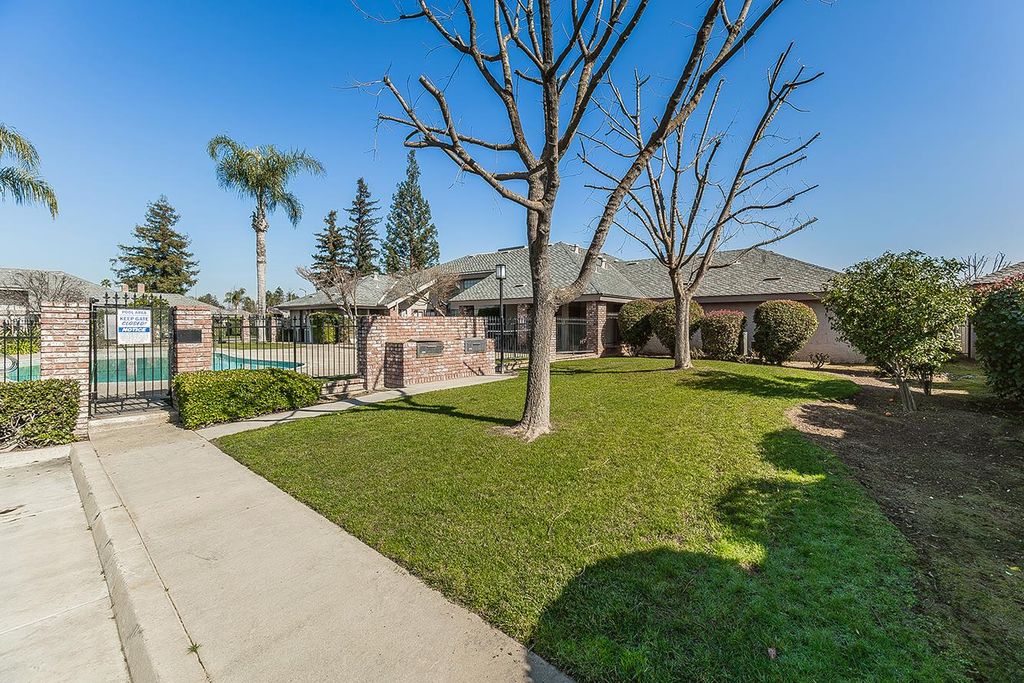 Image 30 of property listing at 315 E Nees #153, Fresno, CA 93720