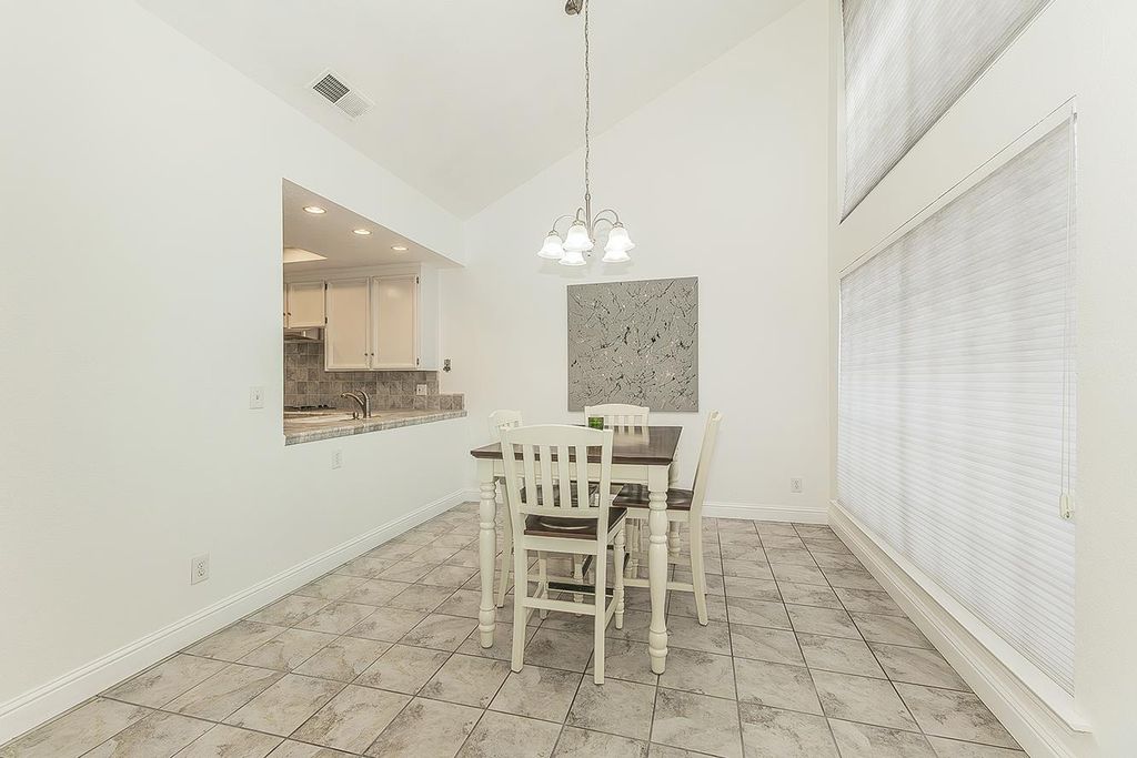 Image 8 of property listing at 315 E Nees #153, Fresno, CA 93720