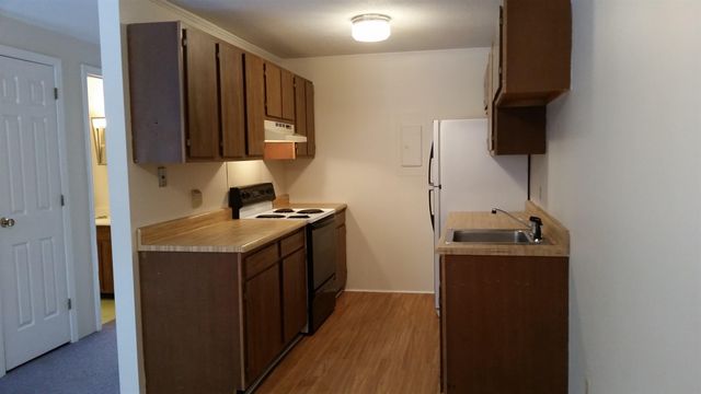 204 Mechanic St Apt 12, Lebanon, NH 03766