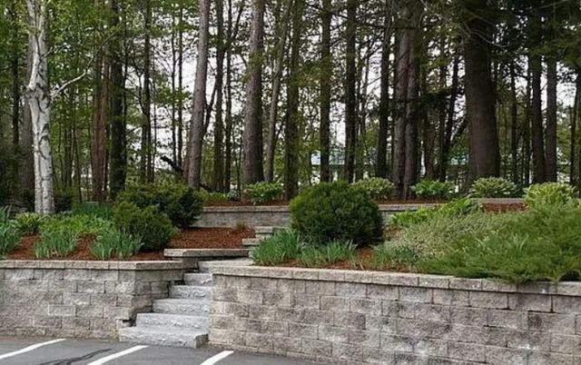 204 Mechanic St Apt 12, Lebanon, NH 03766