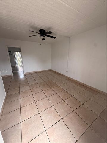 1154 W 35th St 124, Hialeah, FL 33012