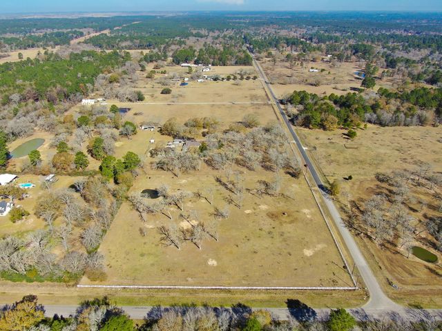 26071 Forest Hills Ln, Waller, TX 77484