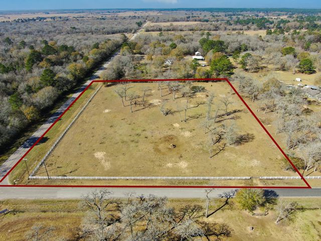 26071 Forest Hills Ln, Waller, TX 77484