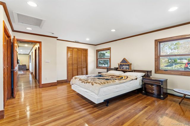 6 Edcris Lane, Huntington, NY 11743