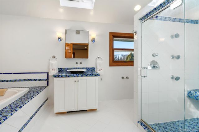 6 Edcris Lane, Huntington, NY 11743