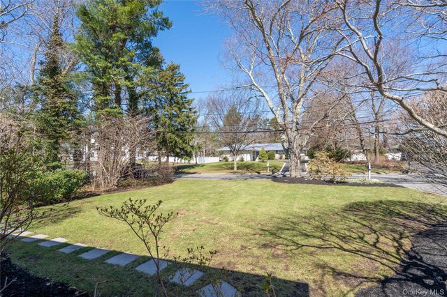 6 Edcris Lane, Huntington, NY 11743