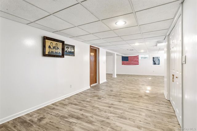 6 Edcris Lane, Huntington, NY 11743