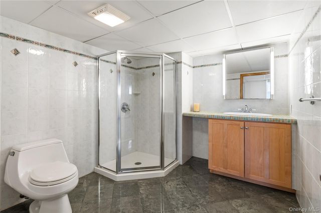 6 Edcris Lane, Huntington, NY 11743