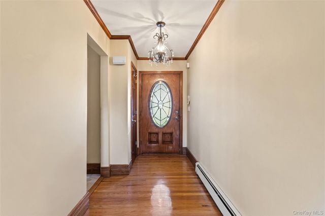 6 Edcris Lane, Huntington, NY 11743