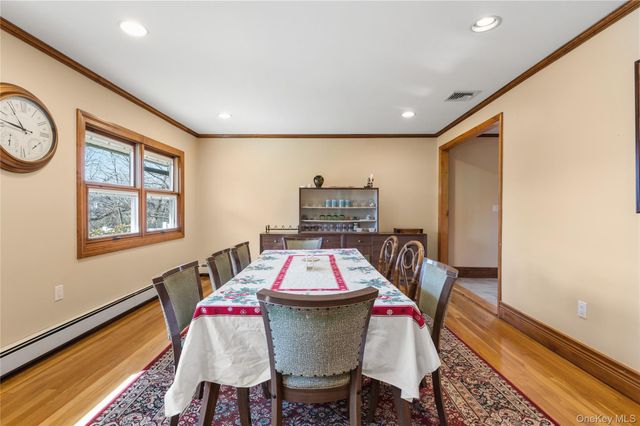 6 Edcris Lane, Huntington, NY 11743