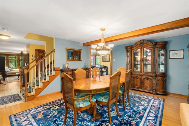 14 Woodview Dr, Lakeville, MA 02347