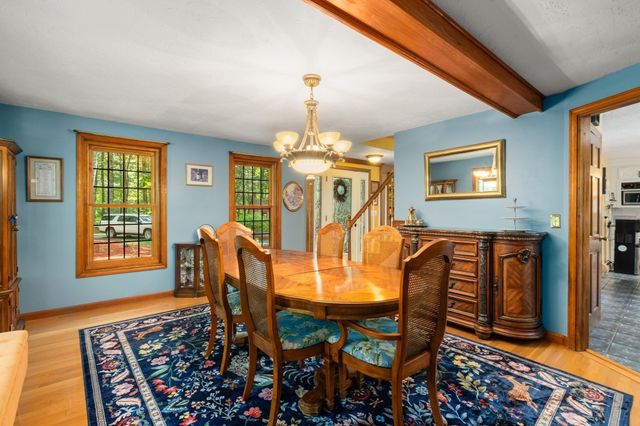 14 Woodview Dr, Lakeville, MA 02347