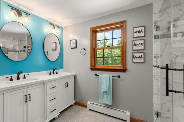 14 Woodview Dr, Lakeville, MA 02347