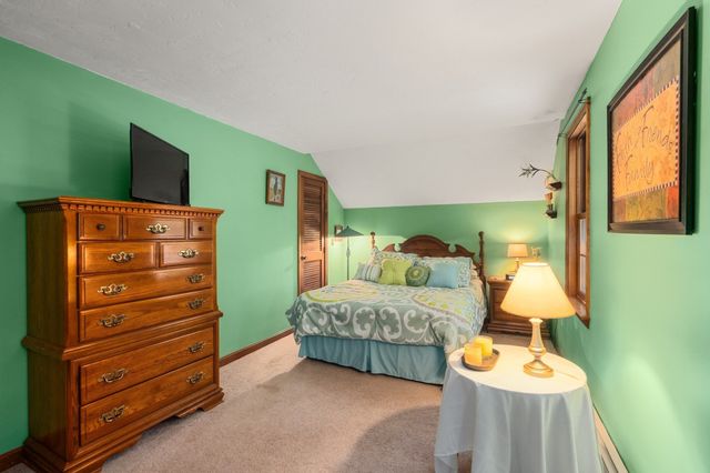 14 Woodview Dr, Lakeville, MA 02347