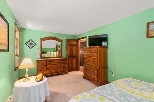 14 Woodview Dr, Lakeville, MA 02347