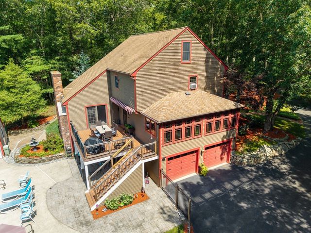 14 Woodview Dr, Lakeville, MA 02347