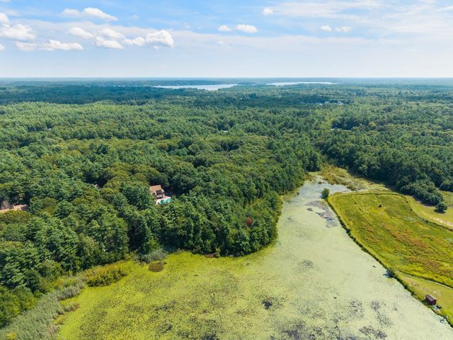 14 Woodview Dr, Lakeville, MA 02347