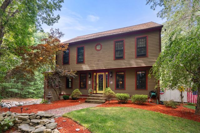 14 Woodview Dr, Lakeville, MA 02347
