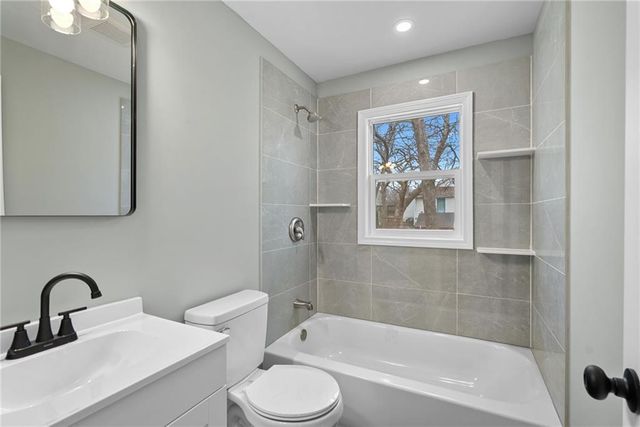 701 West Street, Harrisonville, MO 64701