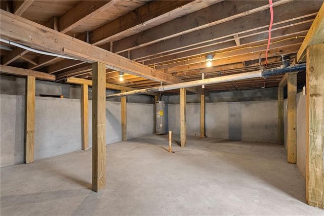 701 West Street, Harrisonville, MO 64701