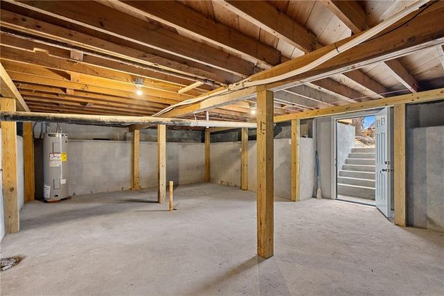 701 West Street, Harrisonville, MO 64701