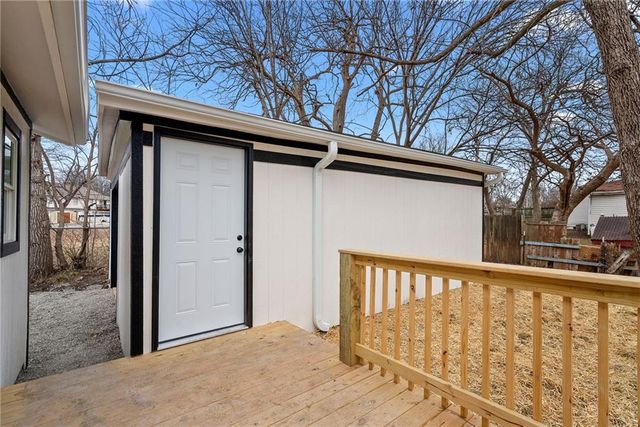 701 West Street, Harrisonville, MO 64701