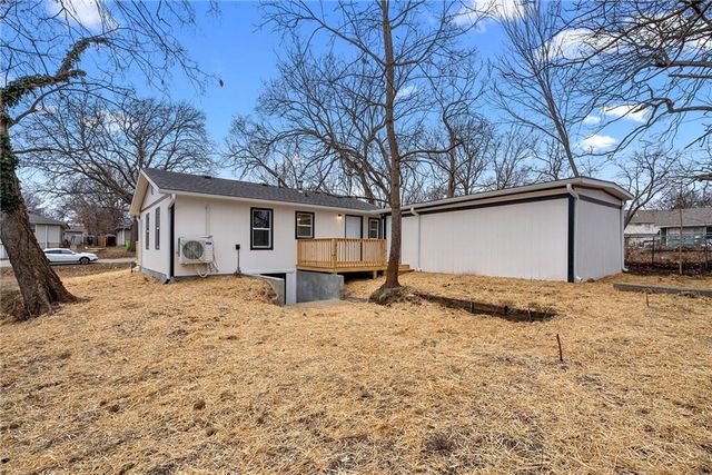 701 West Street, Harrisonville, MO 64701