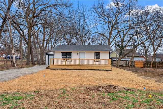 701 West Street, Harrisonville, MO 64701