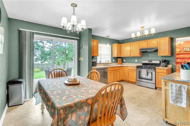 87 Azure Pine Court, Amherst, NY 14228