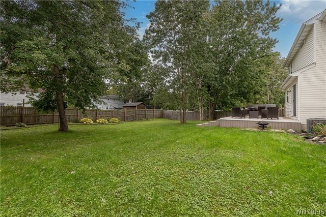 87 Azure Pine Court, Amherst, NY 14228