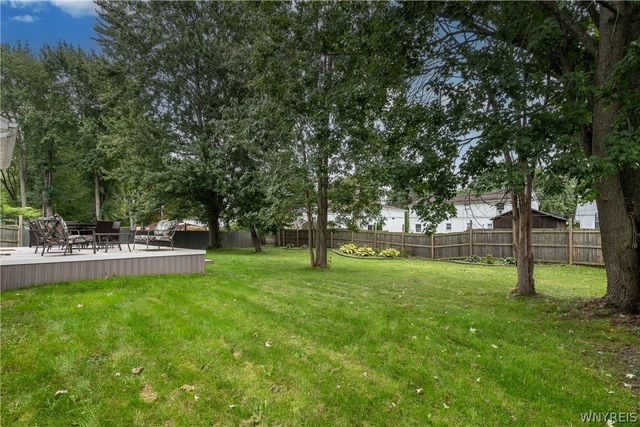 87 Azure Pine Court, Amherst, NY 14228