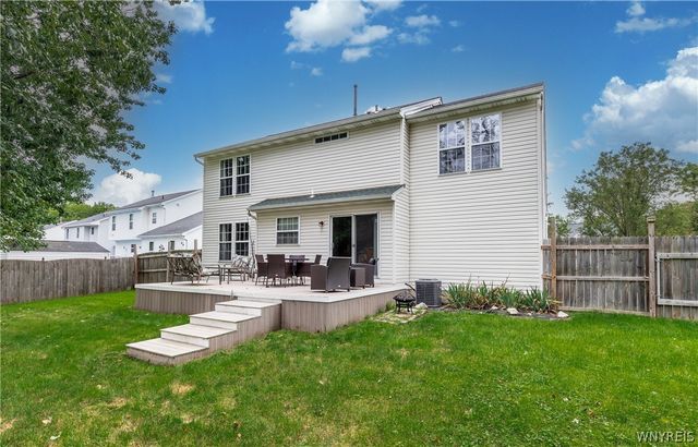 87 Azure Pine Court, Amherst, NY 14228