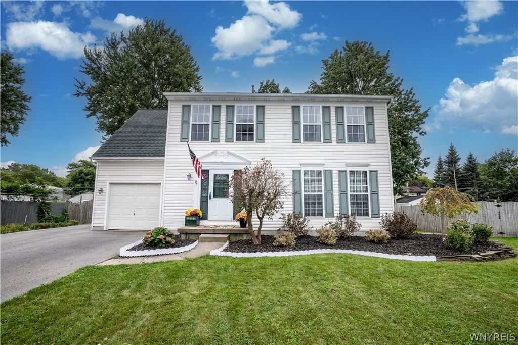 87 Azure Pine Court, Amherst, NY 14228