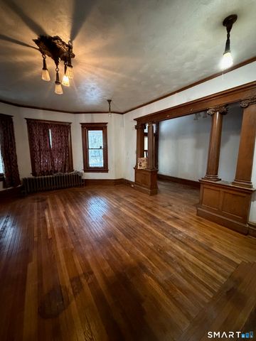 35 Burton Street, Hartford, CT 06112