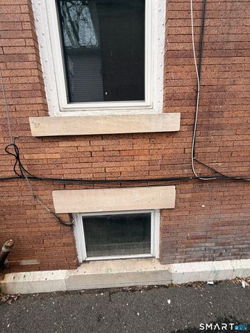 35 Burton Street, Hartford, CT 06112