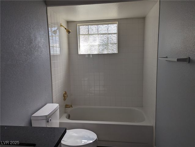 6804 ELM CREEK Drive 204, Las Vegas, NV 89108