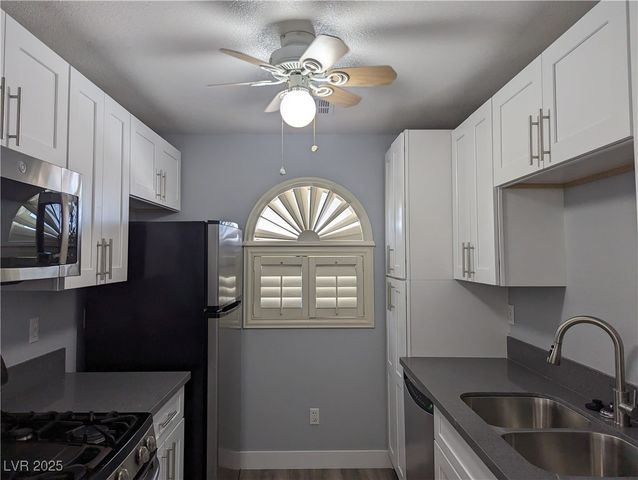 6804 ELM CREEK Drive 204, Las Vegas, NV 89108