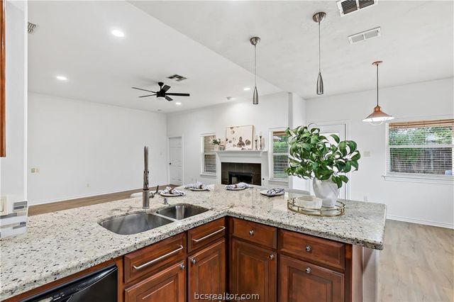 5310 Draycott Court, Bryan, TX 77802
