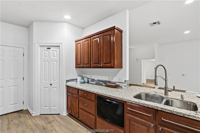 5310 Draycott Court, Bryan, TX 77802