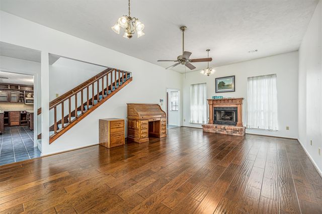 329 Burwell Road, Highlands, TX 77562