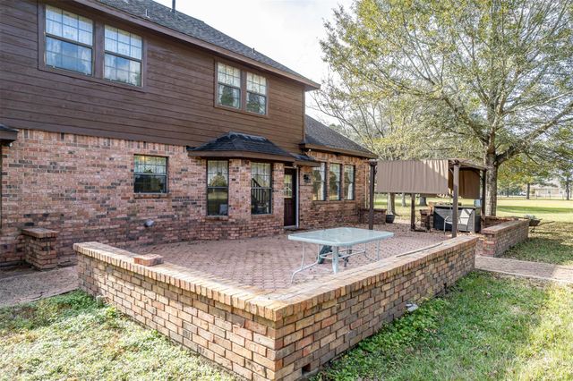329 Burwell Road, Highlands, TX 77562