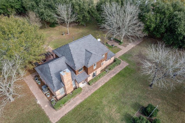 329 Burwell Road, Highlands, TX 77562