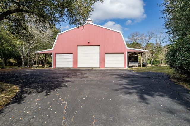 329 Burwell Road, Highlands, TX 77562