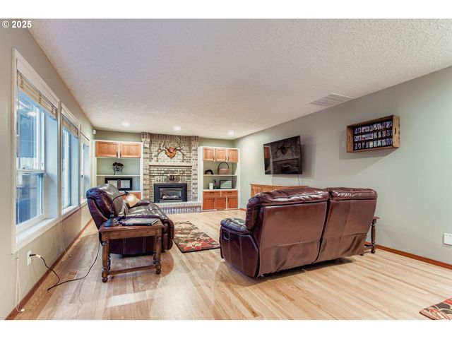 1702 Nw GREGORY Dr, Vancouver, WA 98665