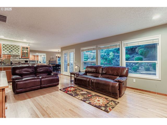 1702 Nw GREGORY Dr, Vancouver, WA 98665