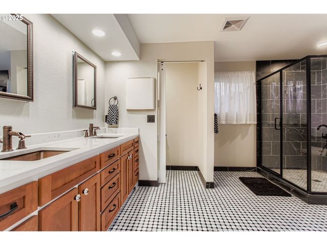 1702 Nw GREGORY Dr, Vancouver, WA 98665