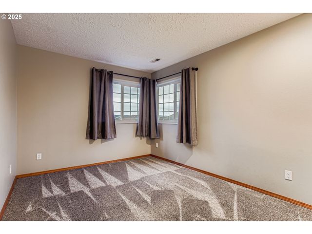 1702 Nw GREGORY Dr, Vancouver, WA 98665